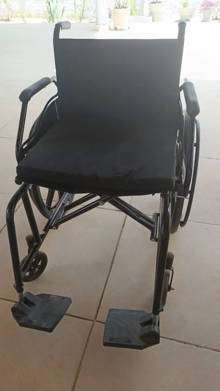 Cadeira de rodas  - Foto 3