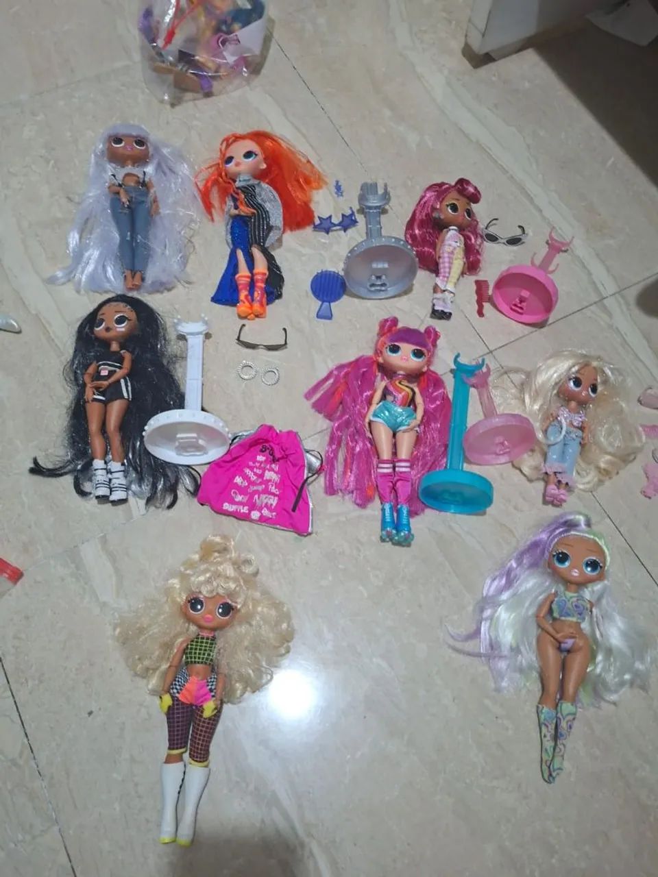 Lote Bonecas LOL OMG 