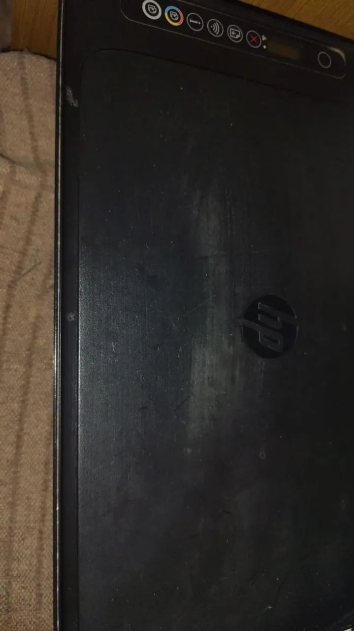 Televisão Toshiba e impressora HP