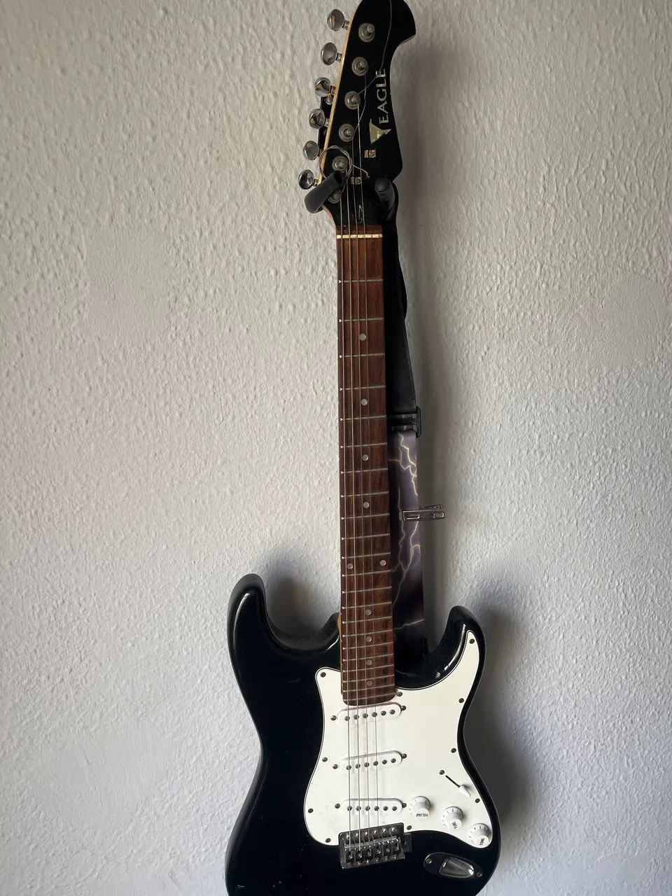 GUITARRA EAGLE