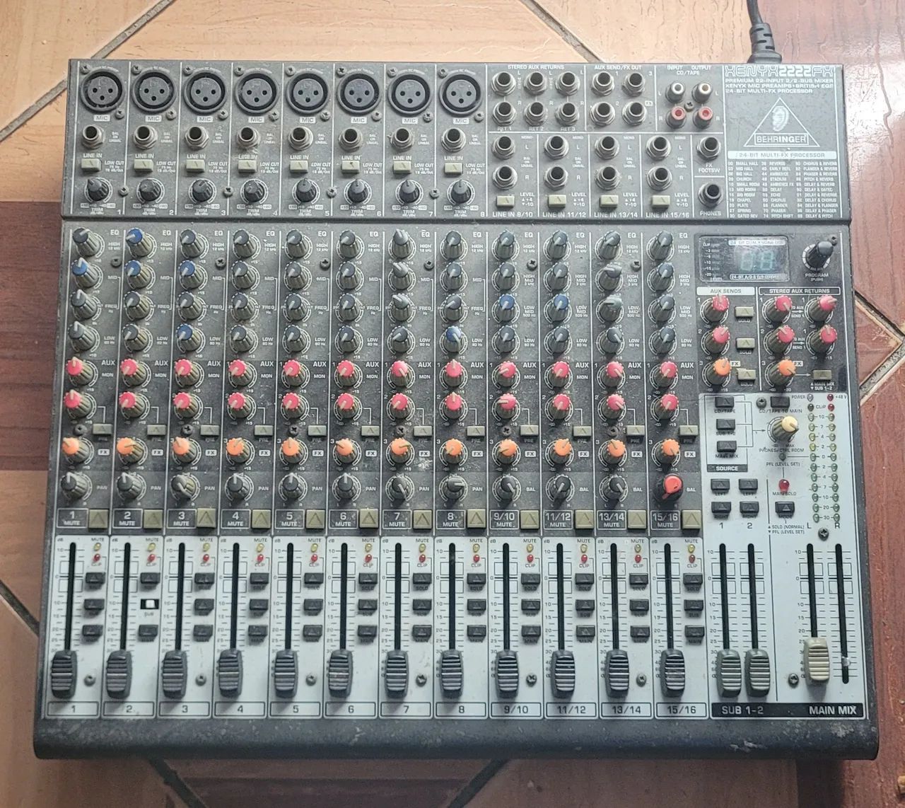 Mesa de som Behringer 