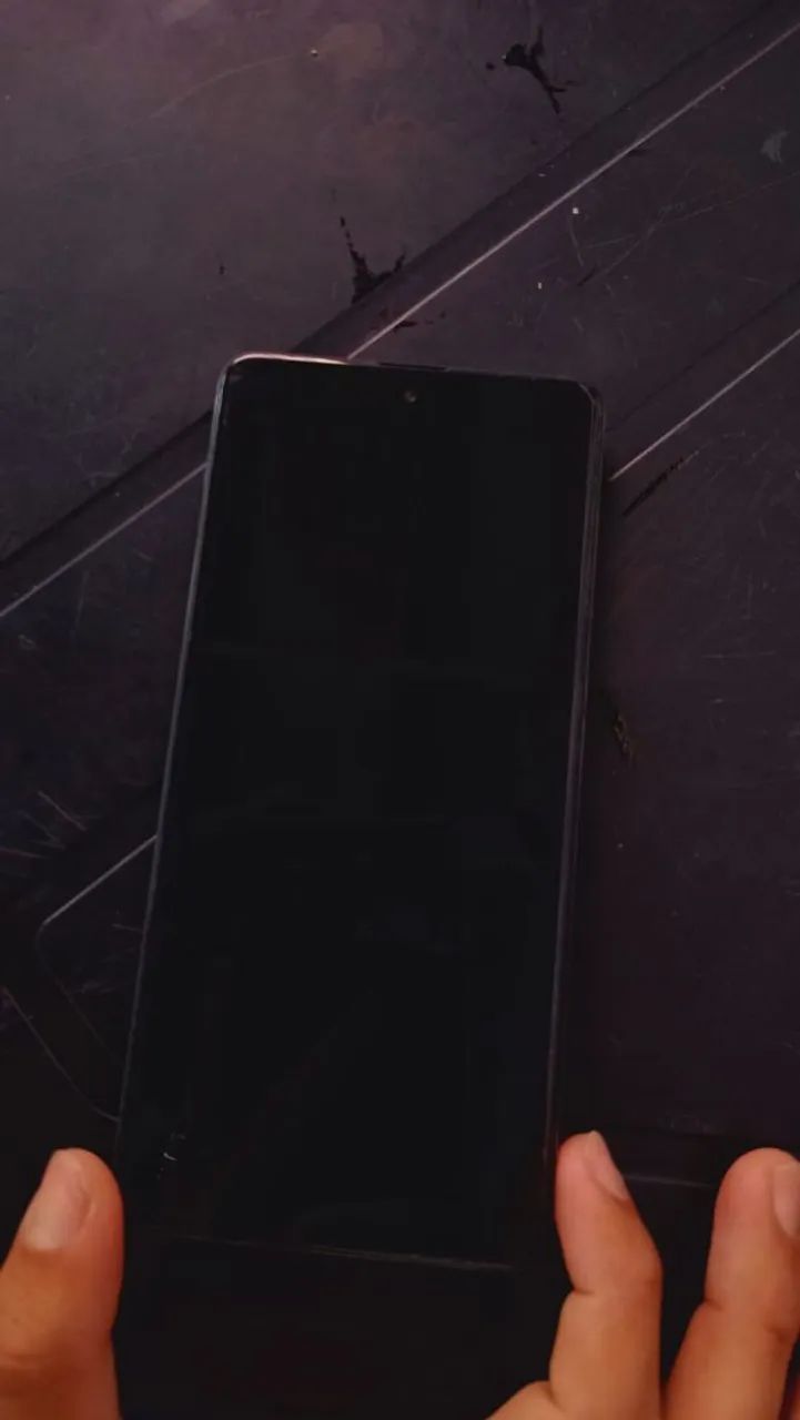 Galaxy a71 pra vender logo obs com listras não interfere em nada. - Foto 2