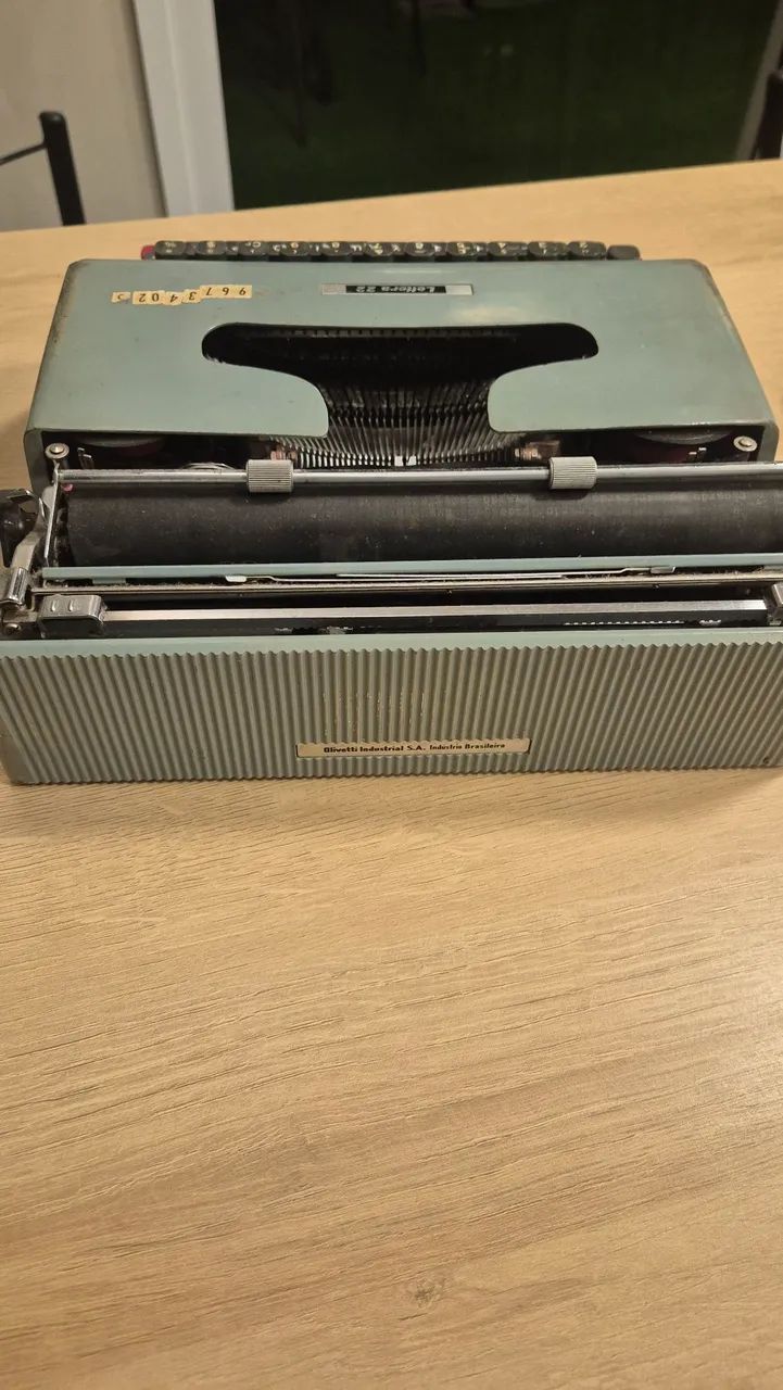Máquina de escrever . - Foto 5