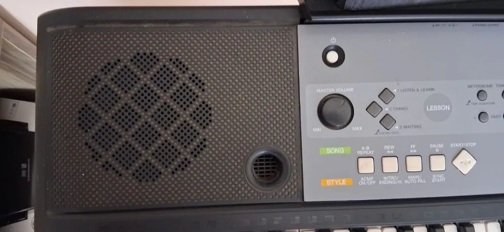 Teclado Yamaha PSR-E233 - Foto 5