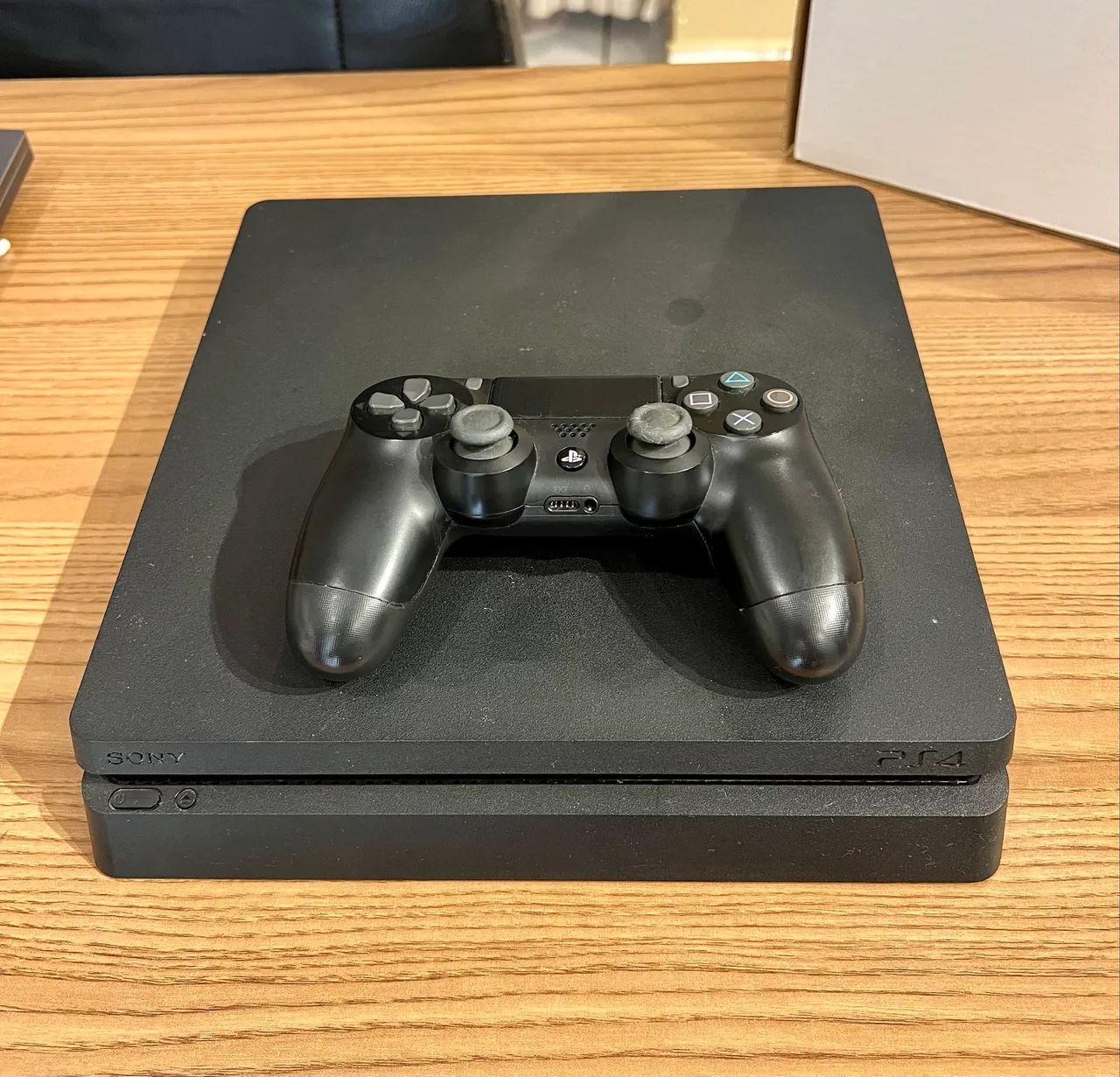 PlayStation 4 Slim 1TB com 1 Controle Original Impecável  - Foto 4