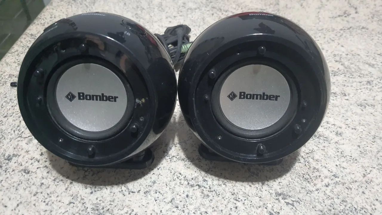 Caixa de som bomber