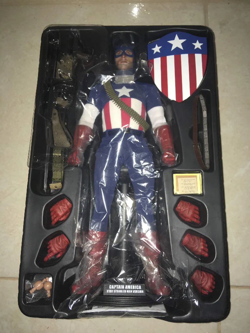 Captain America Star Spangled Hot Toys 1/6 - Foto 2