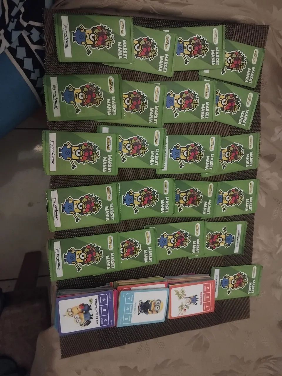 Minios figurinhas 