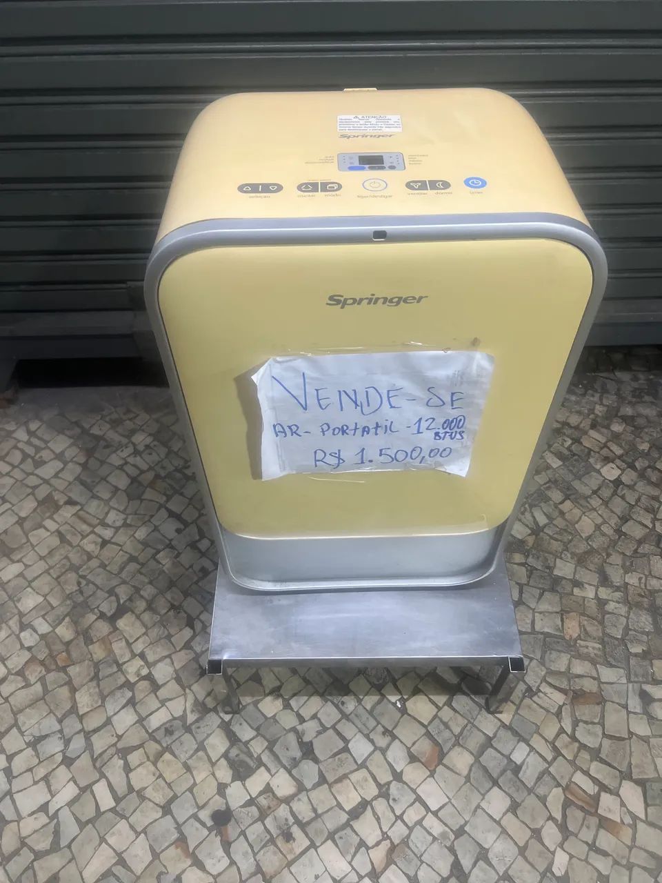 Ar condicionado portátil 12.000 btus funcionando