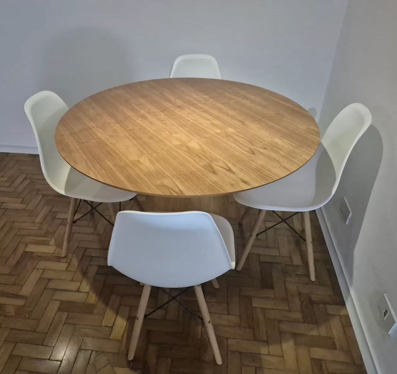 Mesa de Jantar c/ 4 cadeiras