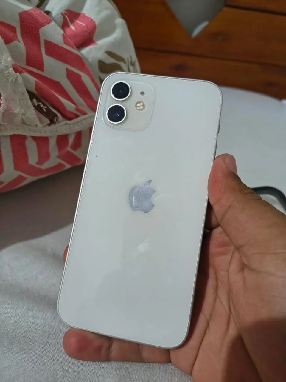 iPhone 12 bem conservado 