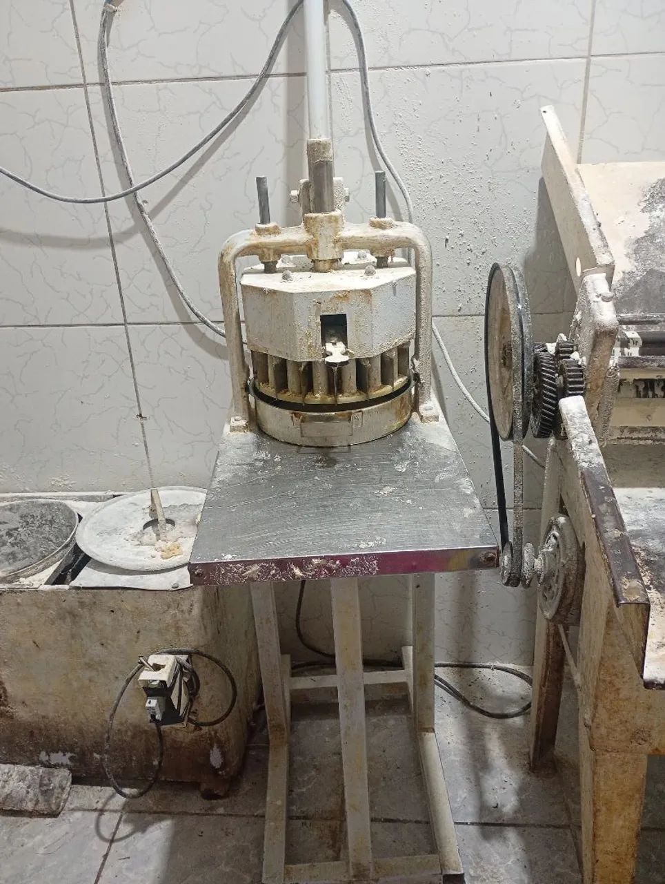 Vendo maquinários de uma padaria completa 30 mil - Foto 3