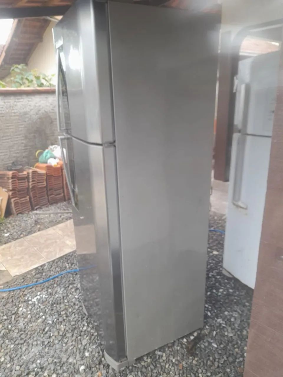 vendo linda geladeira Electrolux inox frost free  - Foto 4