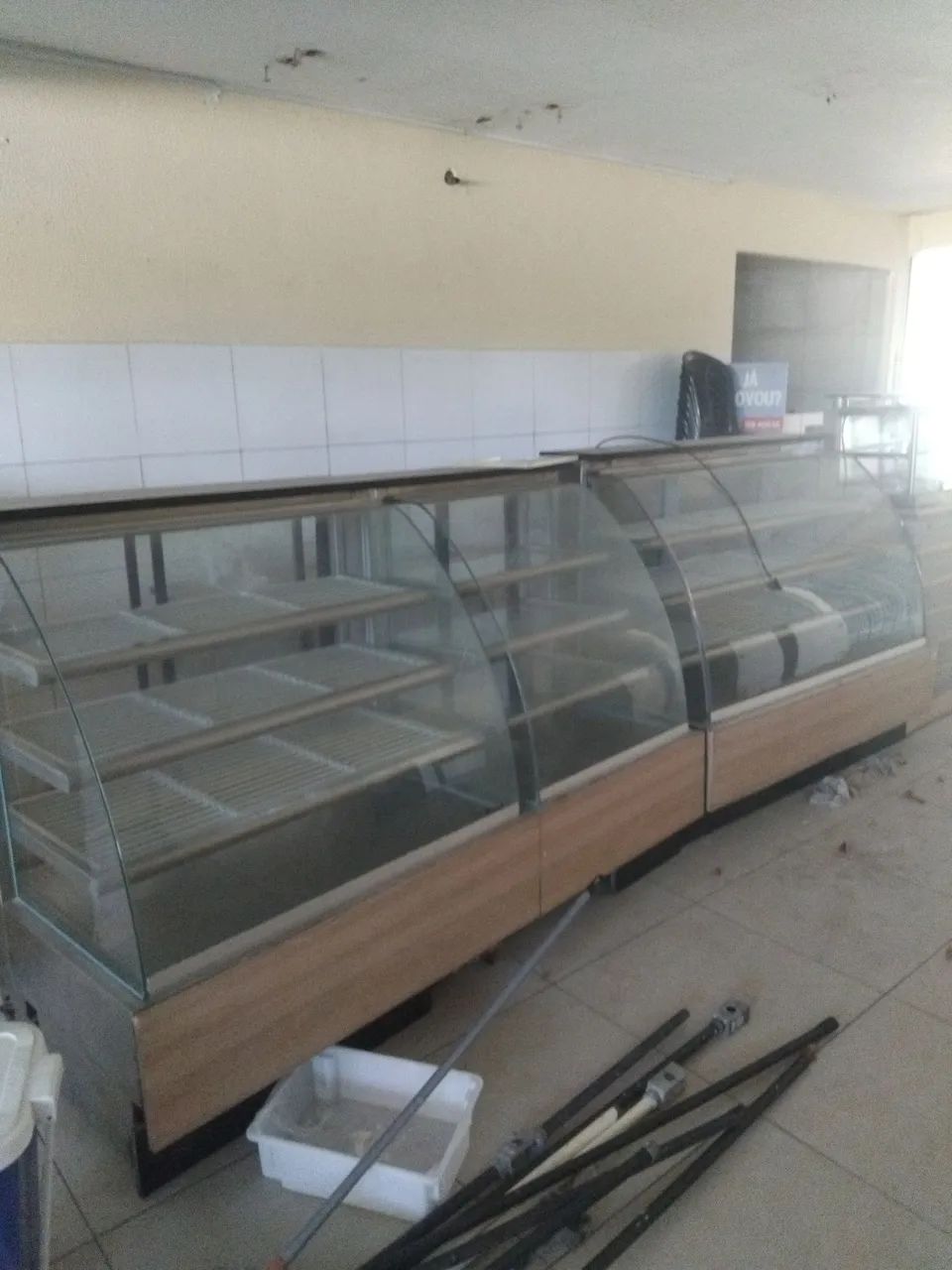 Balcão refrigerado e estufa