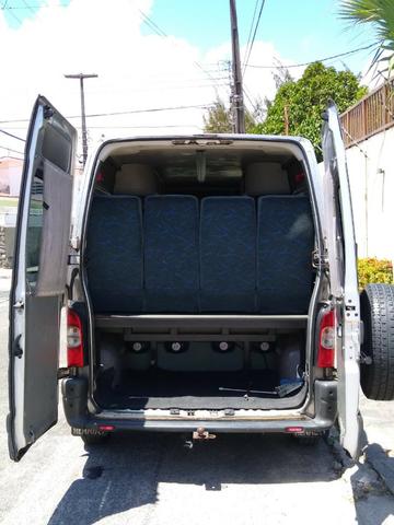Van Renault Master Executiva 16 lugares - Foto 2