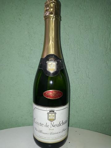 Whisky vinho e champagne a mais de 15 anos guardados
