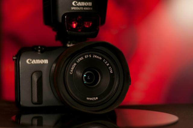 Canon Mirrorless + lente 24mm 2.8