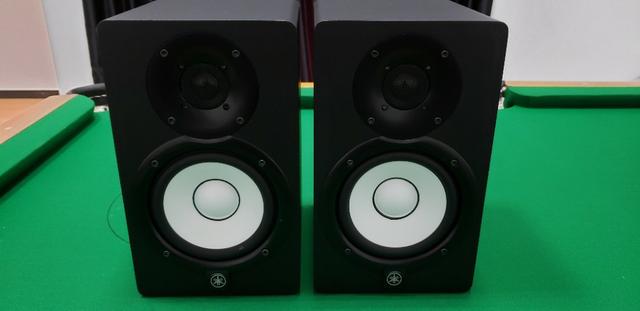 Par de Monitores de Referência Ativos Yamaha HS5