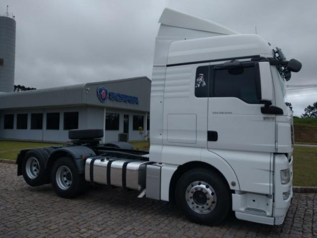 Man TGX 28.440, 2018, Branco, 6x2. Rodas de alumínio e defletor de ar. R0530 - Foto 2