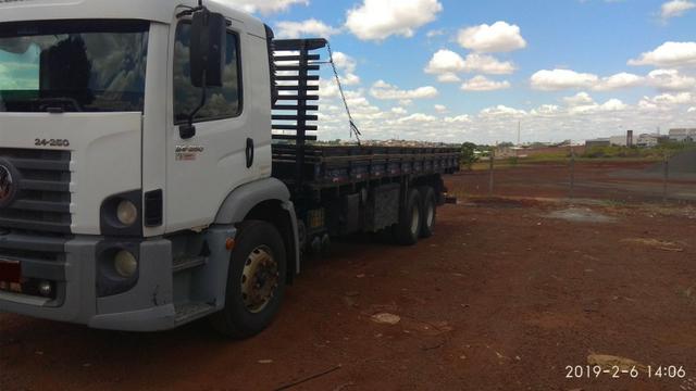 Caminhão 24.250 truck - Foto 5