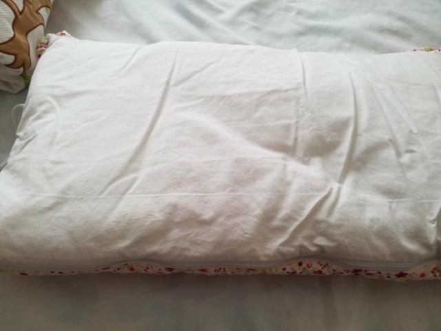 Kit de berço menina (Muito conservado) 4 peças branco e rosa - Foto 4