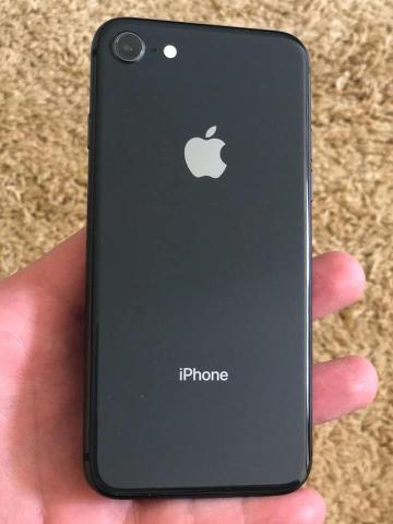 IPhone 8 64 gb space gray