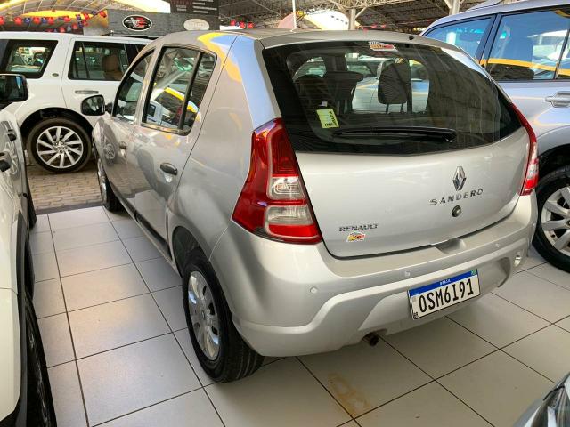Sandero expression 1.0 2013 carro impecável