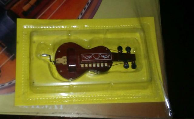 Antigo Fascículo de Instrumentos Musicais - Foto 2