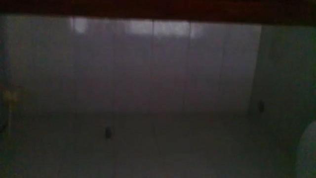 Alugo casa bem localizada - Foto 2