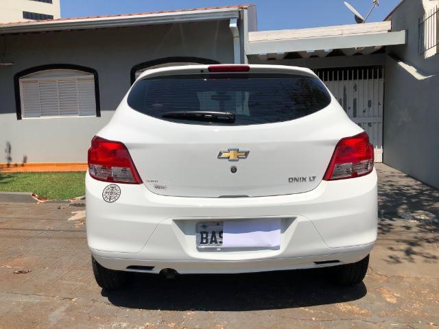 Onix 1.0 LT - 2016 - Completo - Foto 2