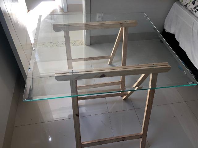 Mesa decorativa de Vidro com Cavalete - Foto 2