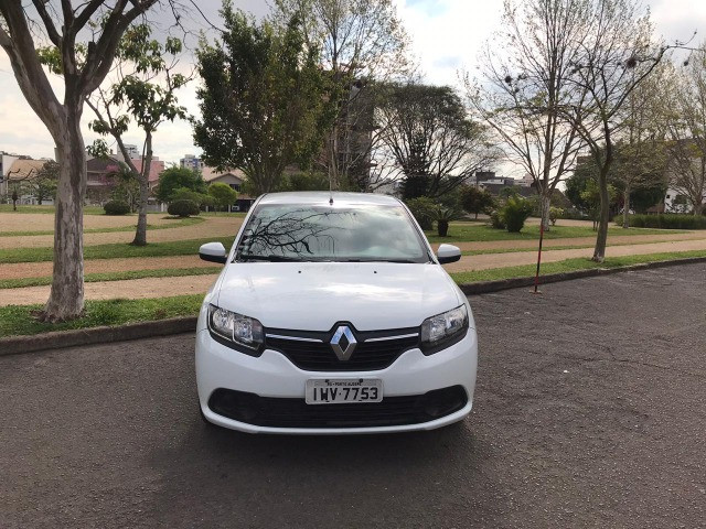 Renault Logan 2016 multimídia