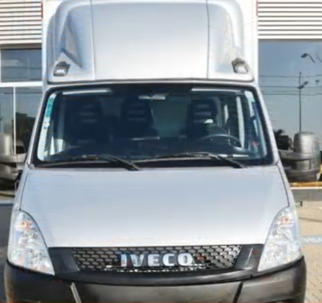 Iveco Daily 35s14 Baú 2017 - Foto 4