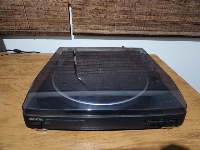 Toca discos AIWA PX-E850 automático e pré-amplificado - Antiguidades