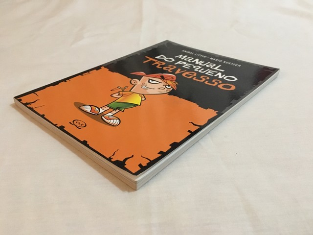 Livro Manual do Pequeno Travesso usado bom estado - Foto 4