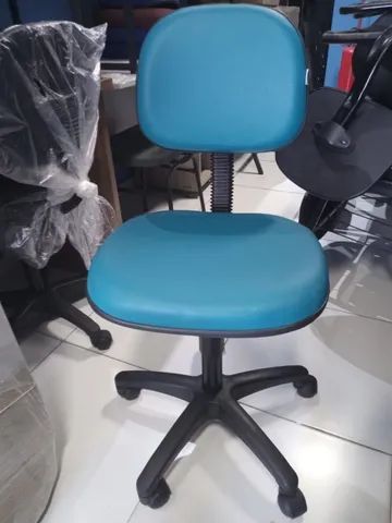 Cadeira giratória escritório injetada  - Foto 3