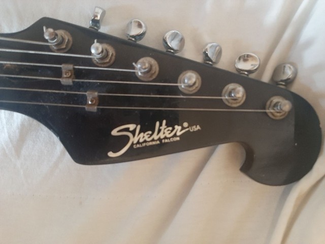 Guitarra Stratocaster Shelter