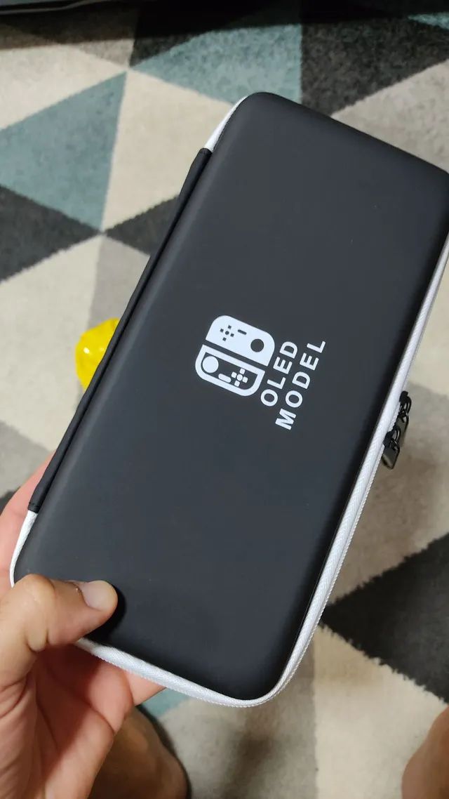 Nintendo Switch Oled 64GB. 6 meses de uso!