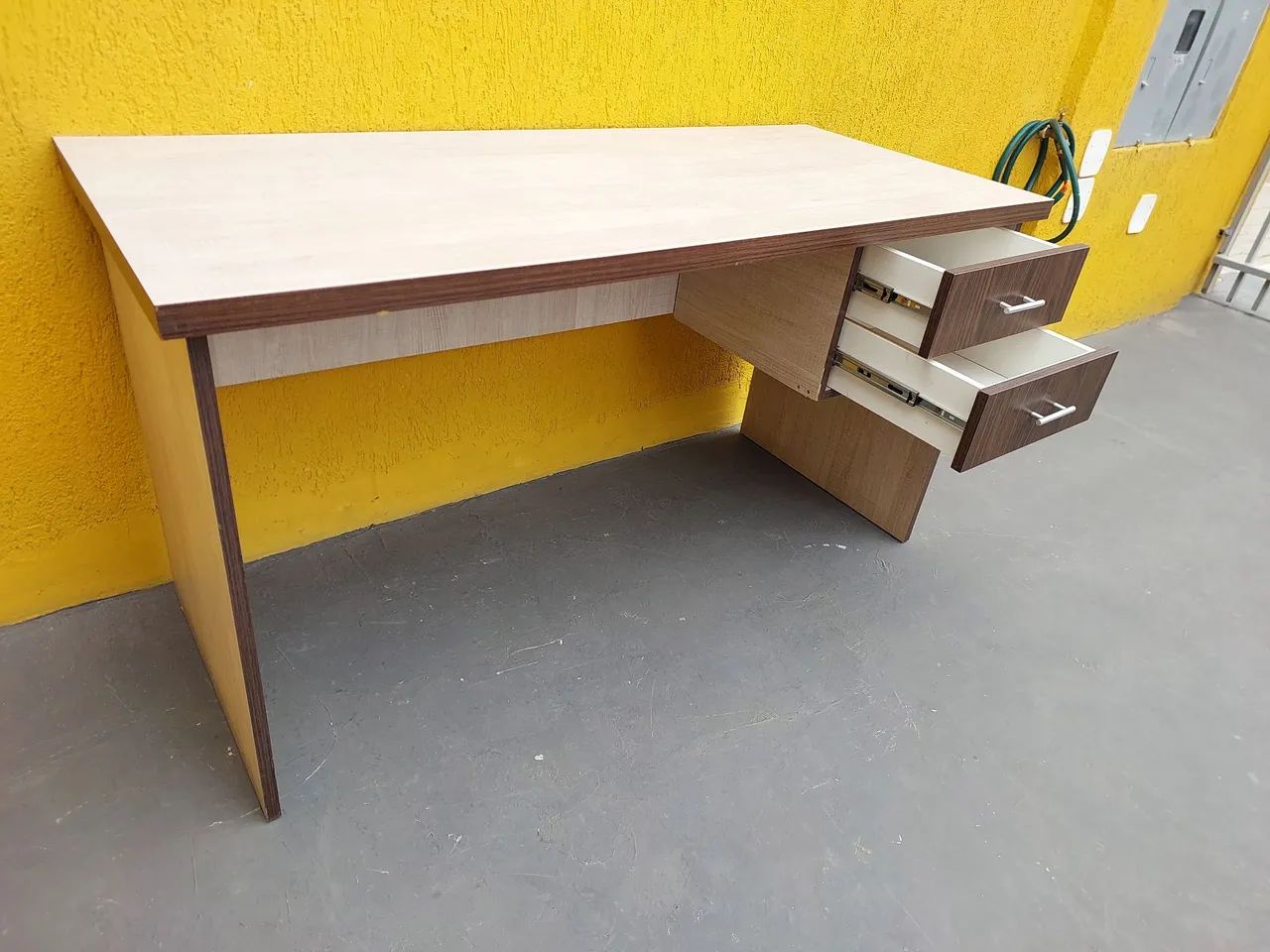 Mesa escritorio mdf 1.40 X 60 - Foto 3