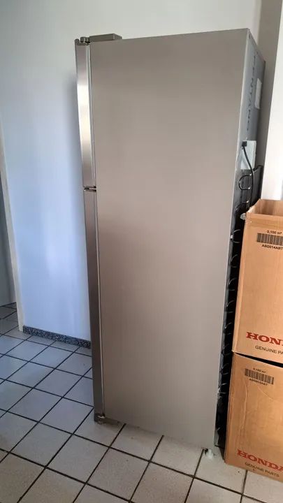 Geladeira Inox Eletrolux 382l - NÃO GELA - Foto 2