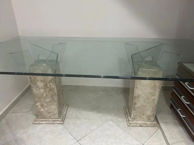 Mesa de jantar de vidro com pés de mármore - Foto 5
