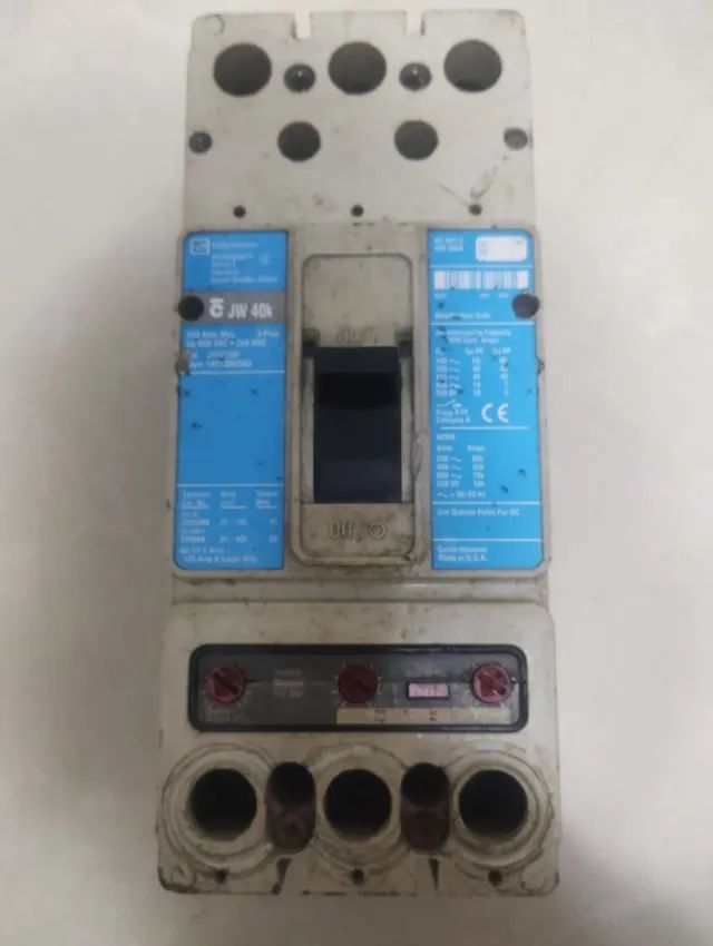 Disjuntor Cutler Hammer trifásico 250A 600VCA Jw40k