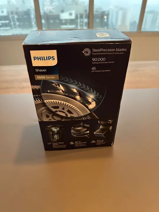 Barbeador Elétrico Philips 5000 Series - Novo