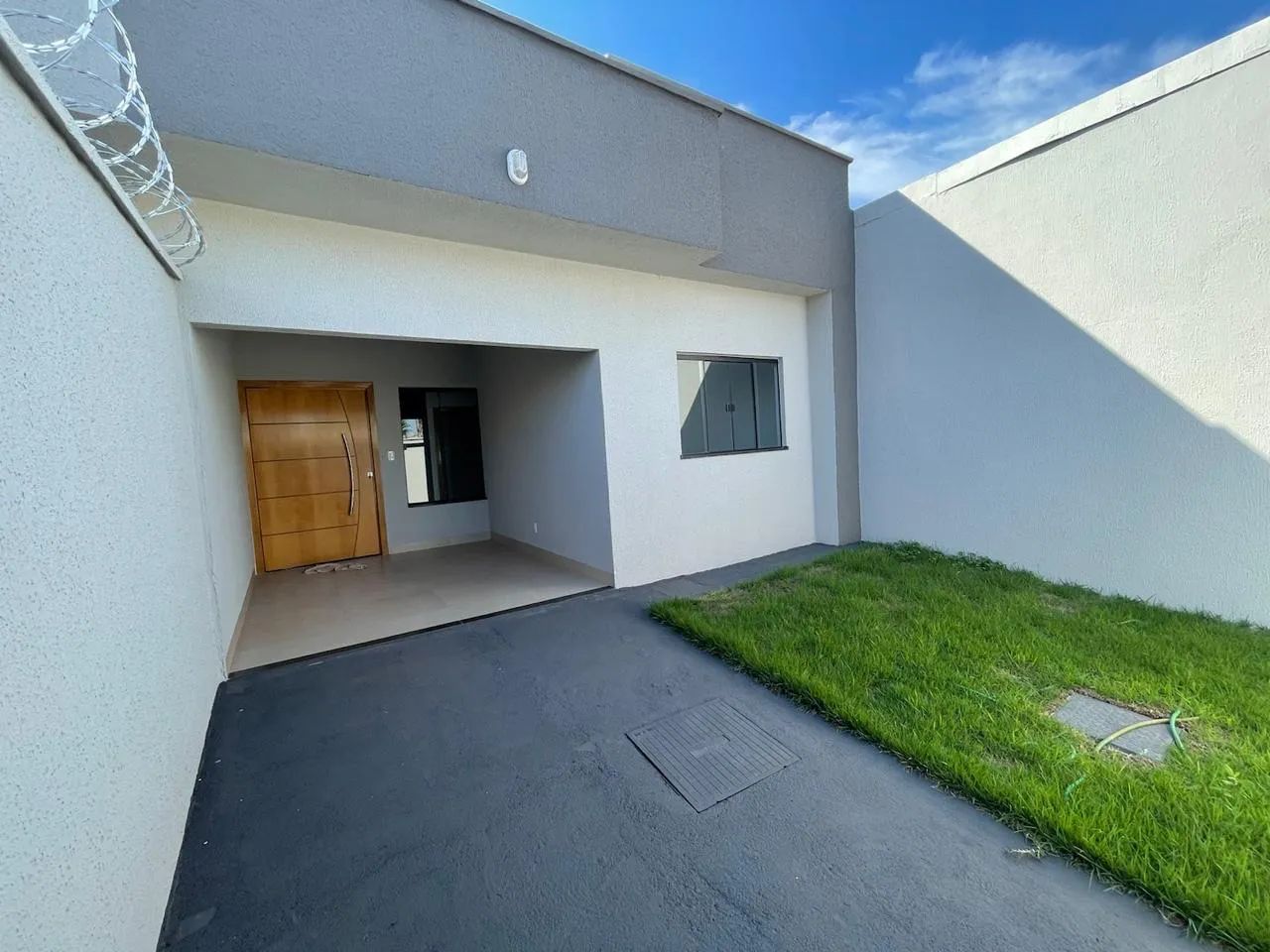 Casa 3 qts, suíte - Antônio Barbosa - Goiânia