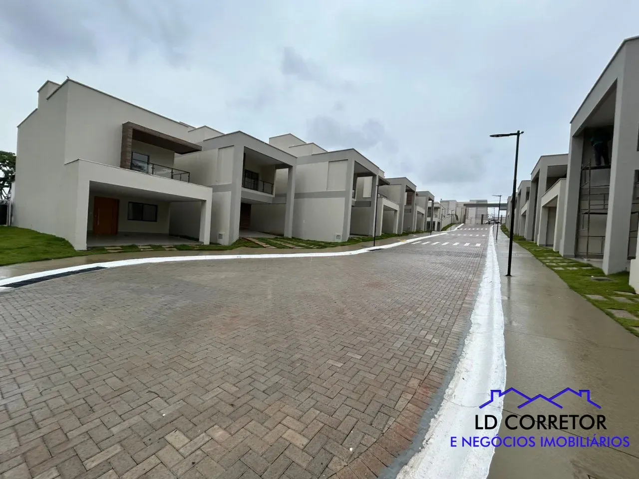 Imperdível: Casa em Condomínio à venda em Aparecida de Goiânia-GO, 3 quartos, 3 suítes, 2 