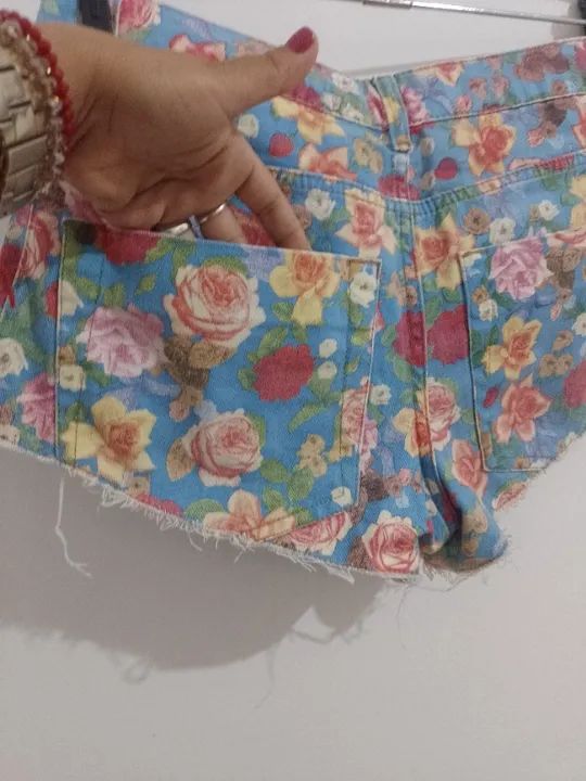 Shortinho jeans estampado Farm - Foto 4