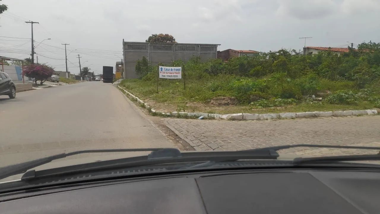 Vende-se, terreno de 20x40  800m2 de esquina. Em Caju Piranga., Valor R$500mil reais