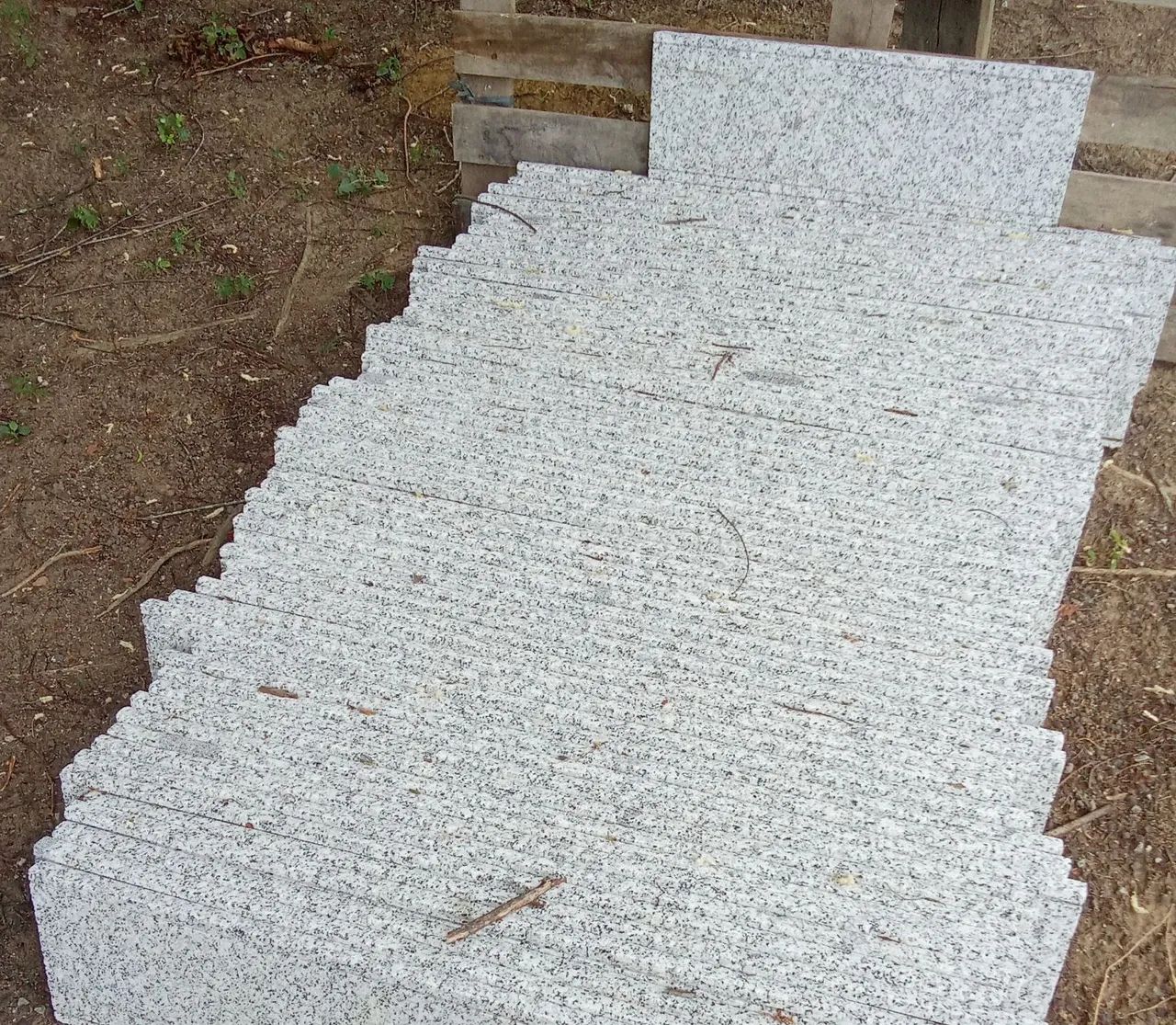 Promoção chapins pingadeiras granito cinza corumbazinho  - Foto 2