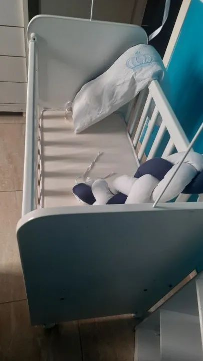 Berço novo de madeira com colchão  rodinhas - Foto 6