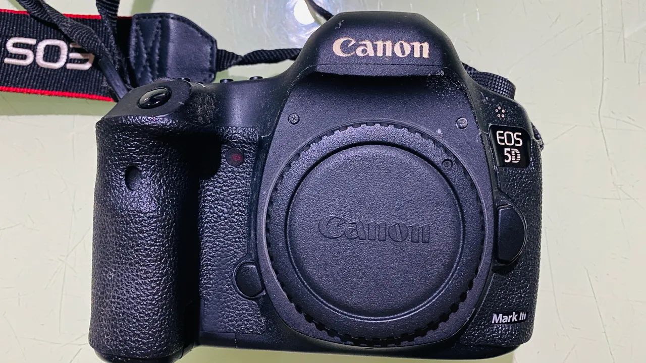 Câmera Canon 5D Mark III